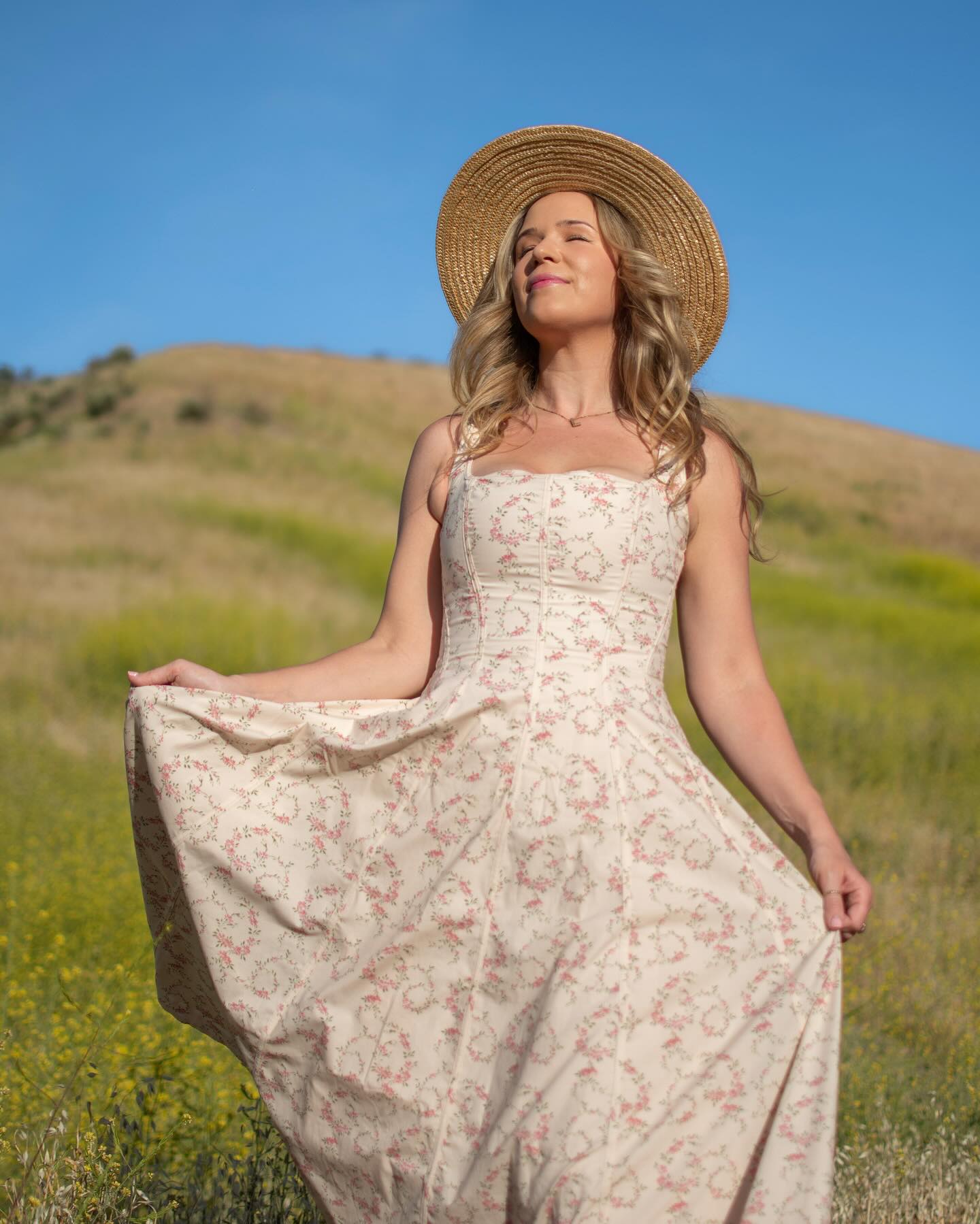 Leah L Knauer Shines In Radiant Yellow Photoshoot