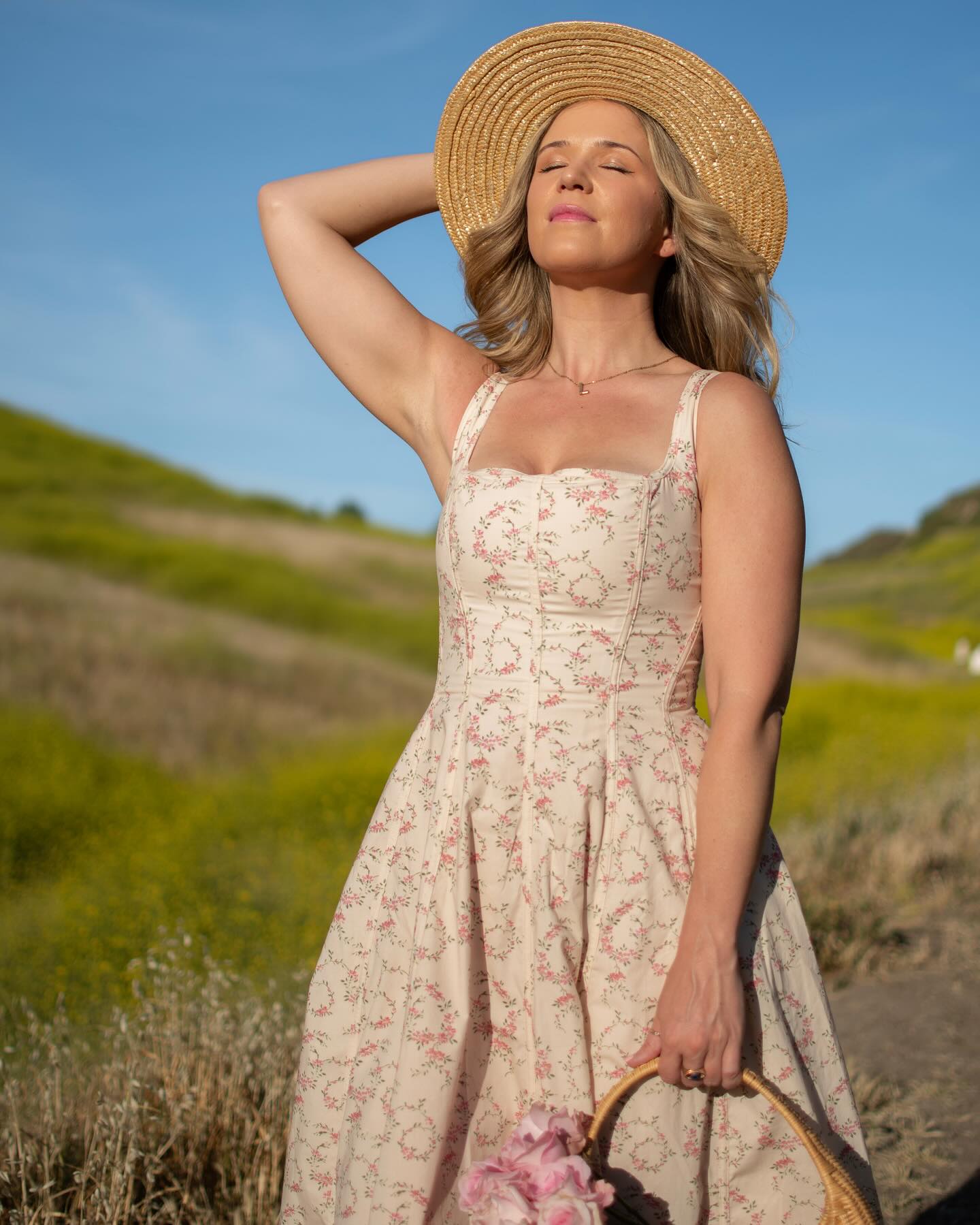 Leah L Knauer Shines In Radiant Yellow Photoshoot