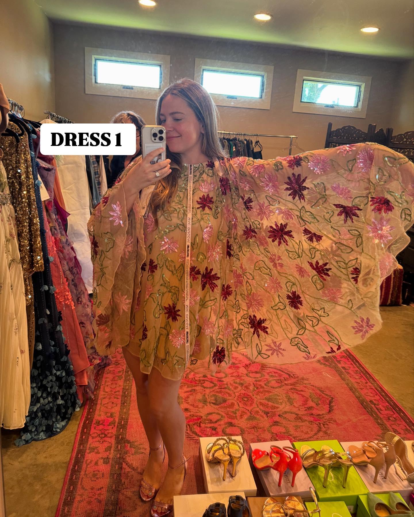 Leanna Crawford Shines At Klovefana Awards Fitting