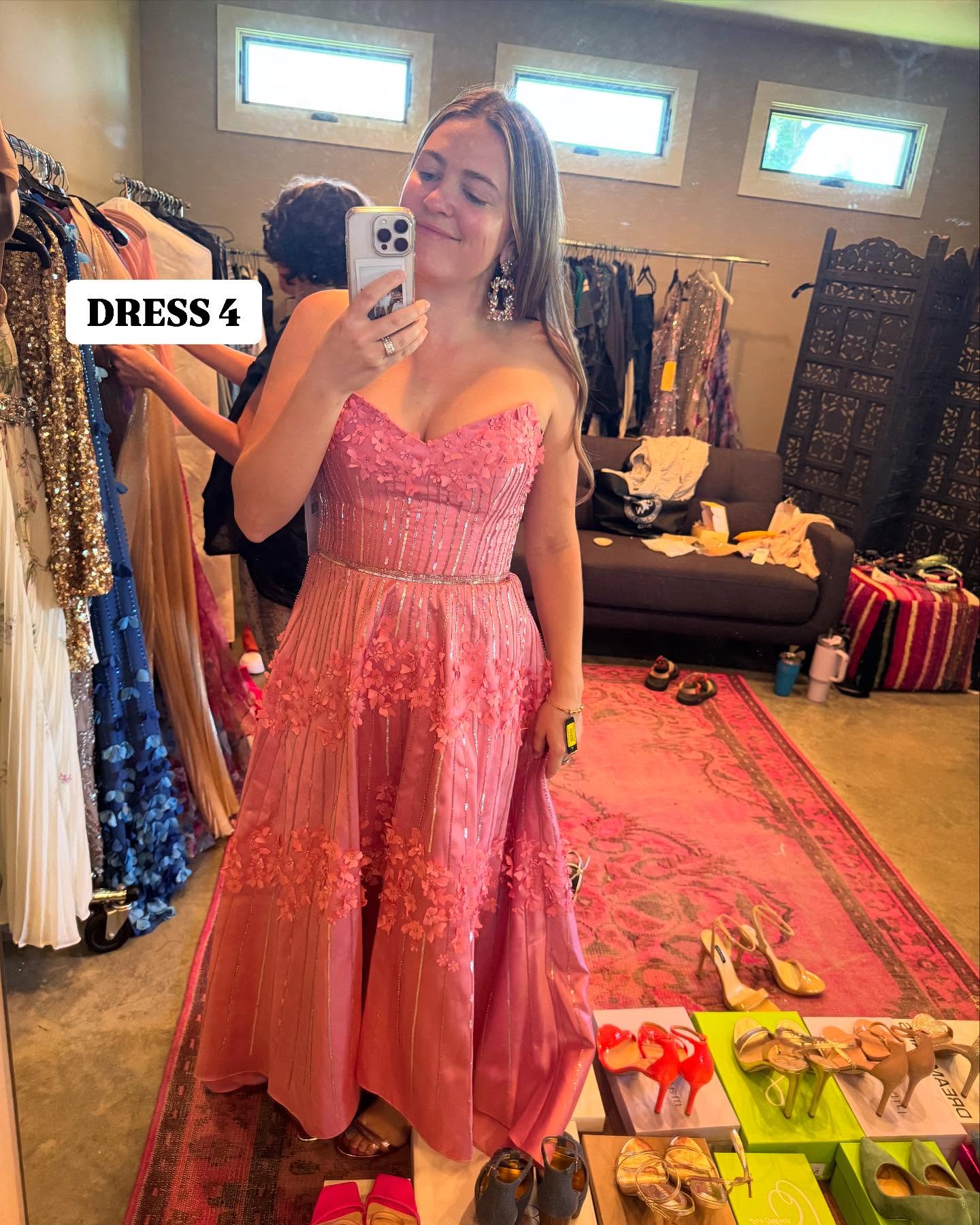 Leanna Crawford Shines At Klovefana Awards Fitting