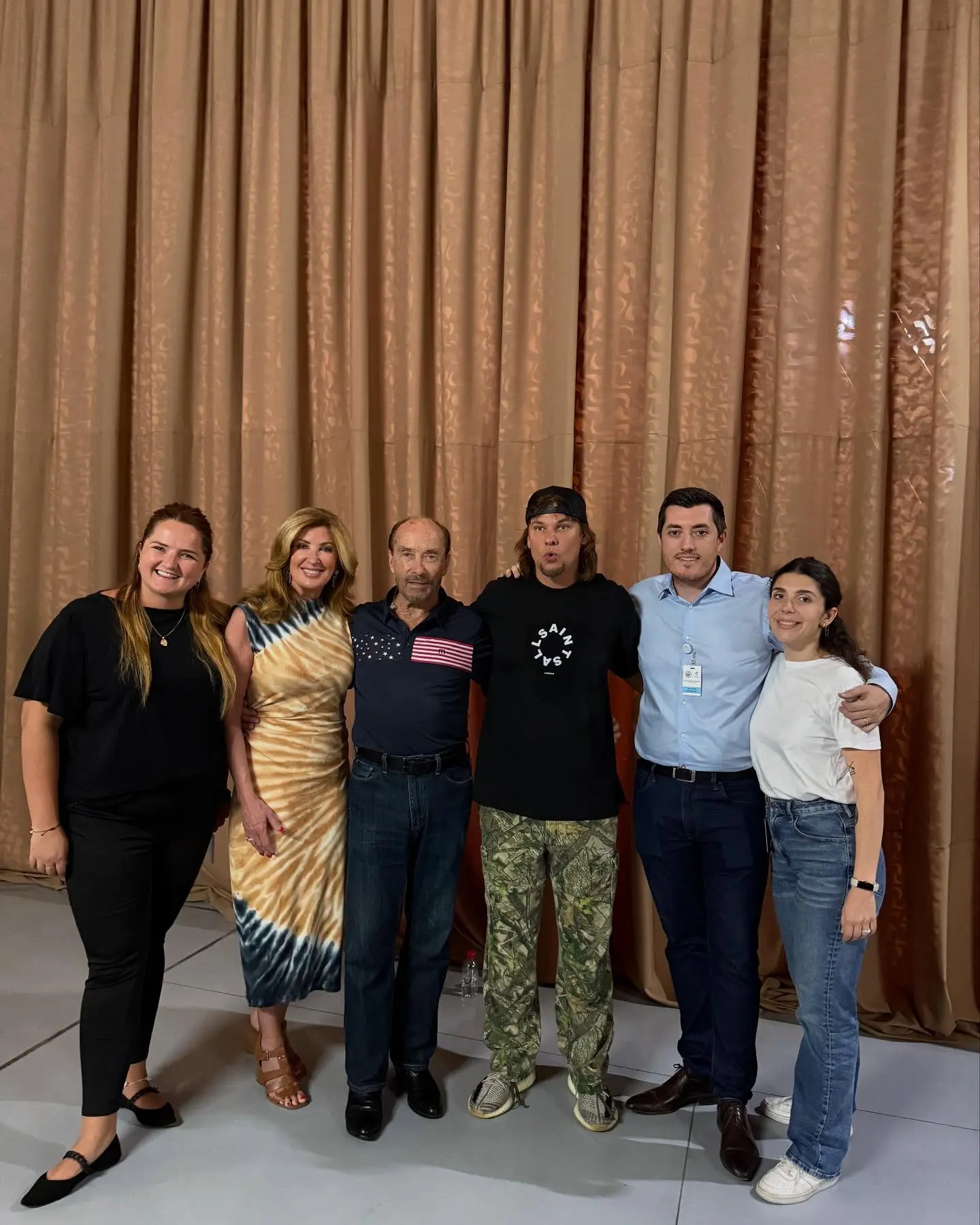 Lee Greenwood Shines in Qatar for US Troops