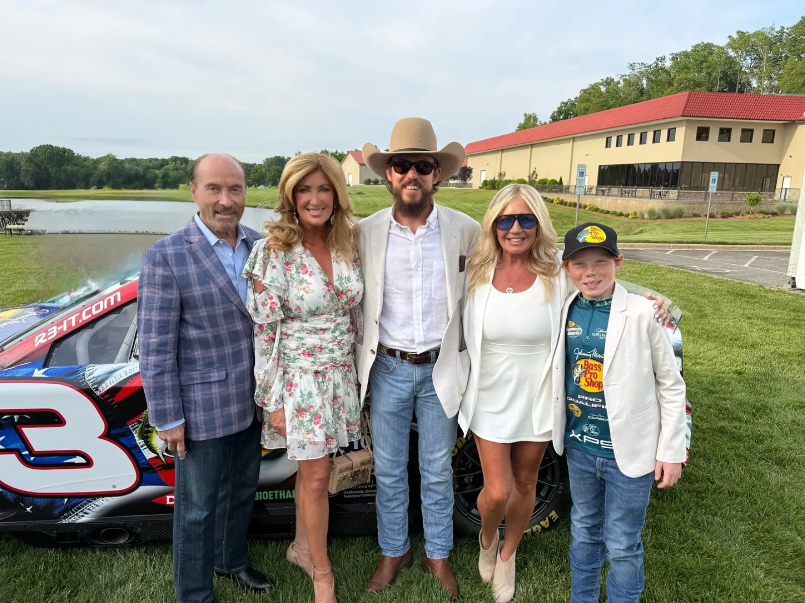 Lee Greenwood Teams With Chris & Kelley Janson for Veterans Music heroes cast lines in unity, lifting spirits and shining light on armed forces today!