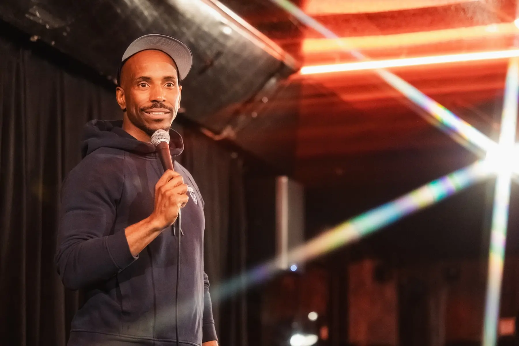 Leonard Robinson Returns to The Comedy Store Stage After Father’s Passing Eight months after loss, the comedian reclaims the mic in candid jokes and fresh new drive