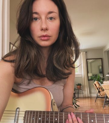 Lera Lynn’s Manicure Mishap Has Fans in Stitches