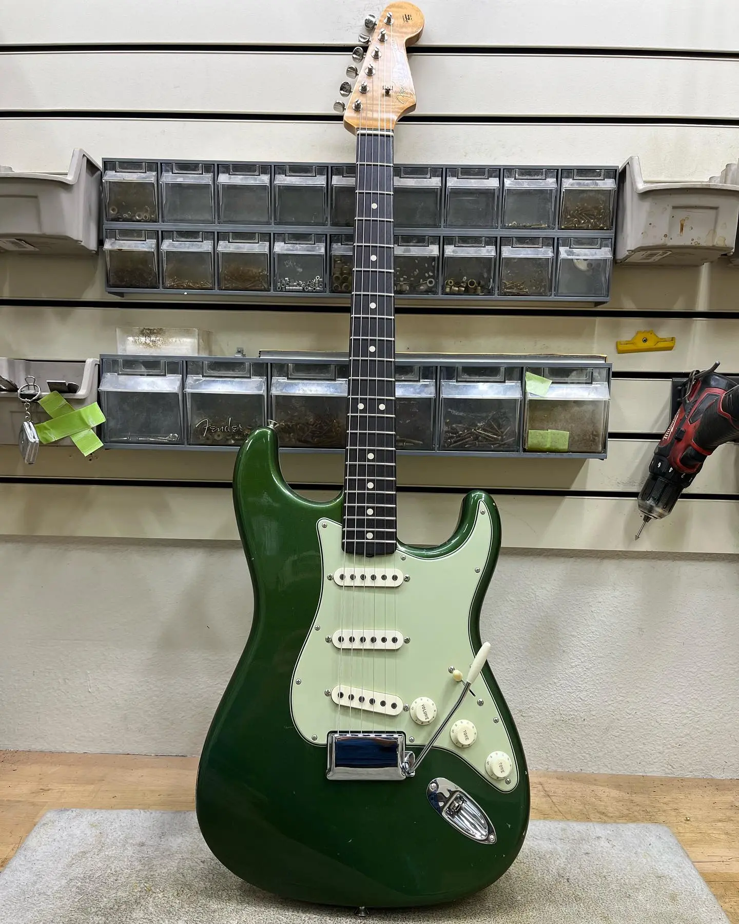 Levi Perry Unveils Sherwood Green Metallic Strat