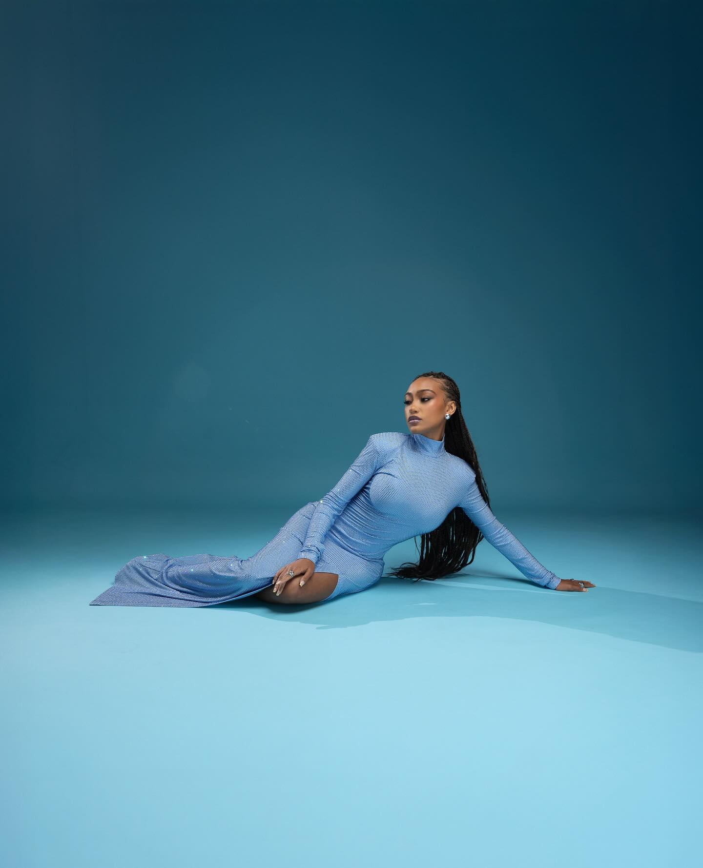 Lexi Underwood Stuns With Burning Blue Look