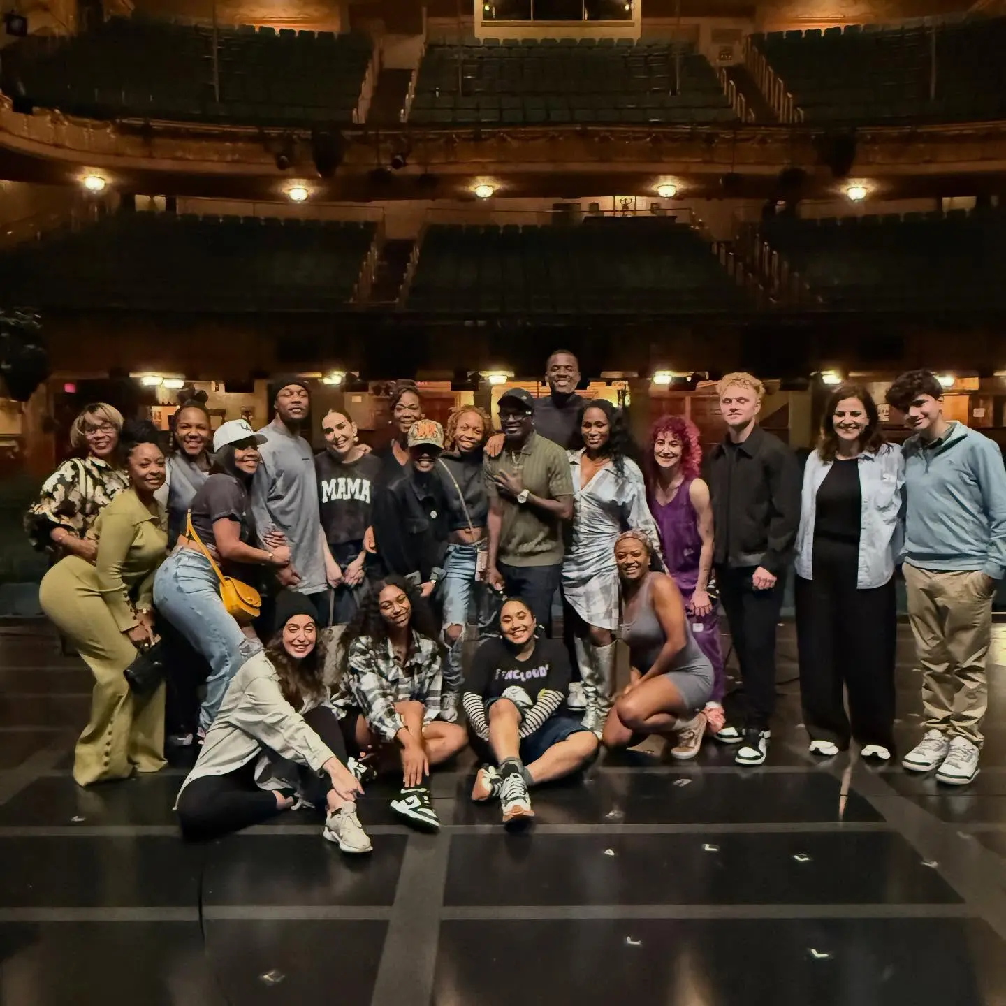 Lil Rel Howery Raves About Hell’s Kitchen on Broadway Comedian shares behind-the-scenes snapshots from a star-studded New York theater outing moment