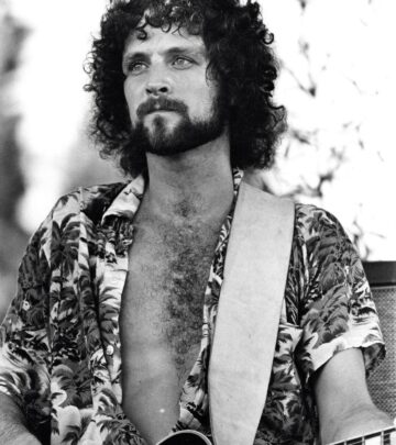 Lindsey Buckingham Gets Ready for Summer on Instagram