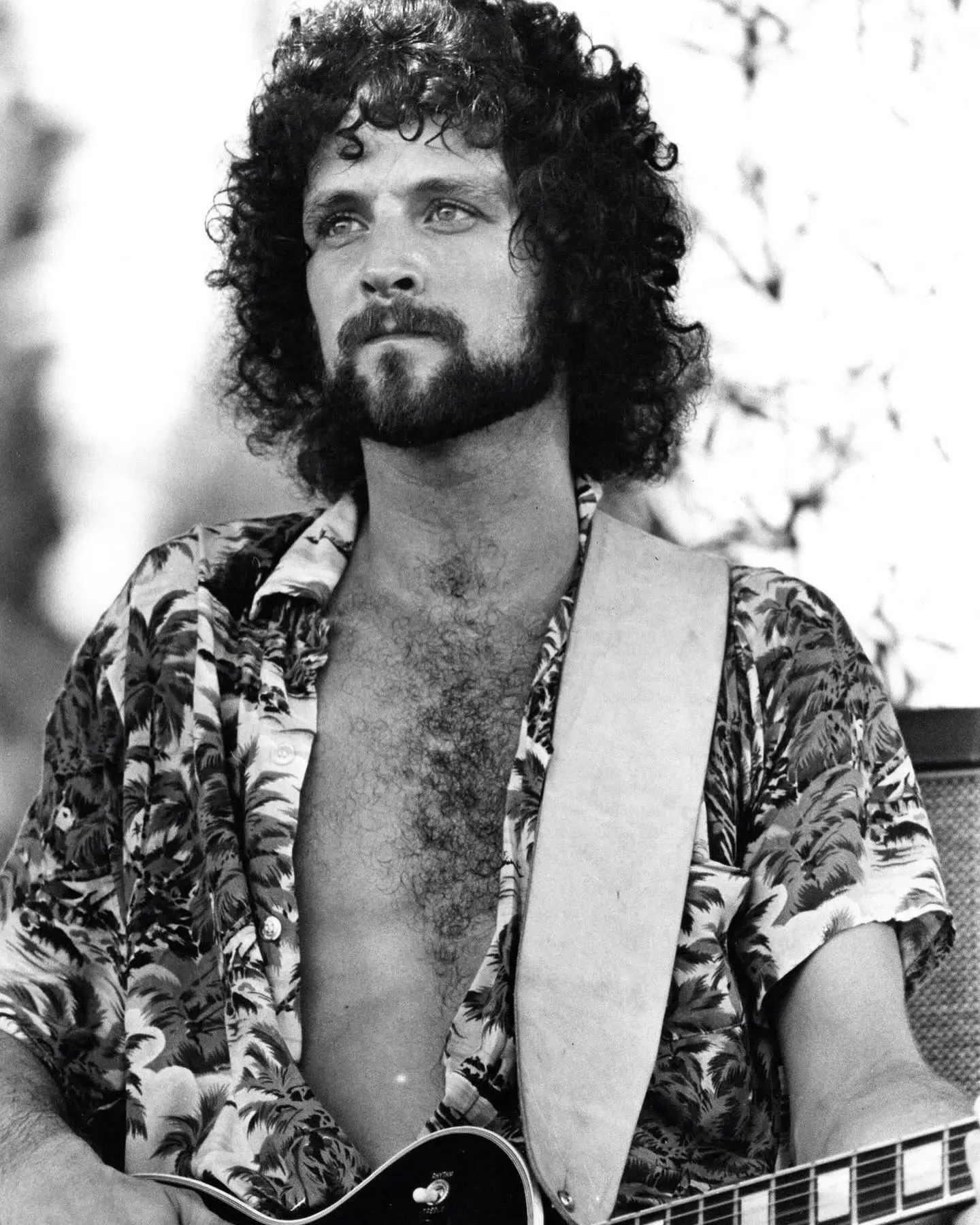 Lindsey Buckingham Gets Ready for Summer on Instagram Fleetwood Mac icon posts a bright beach shot, heralding sunshine and soft tunes in July!!!