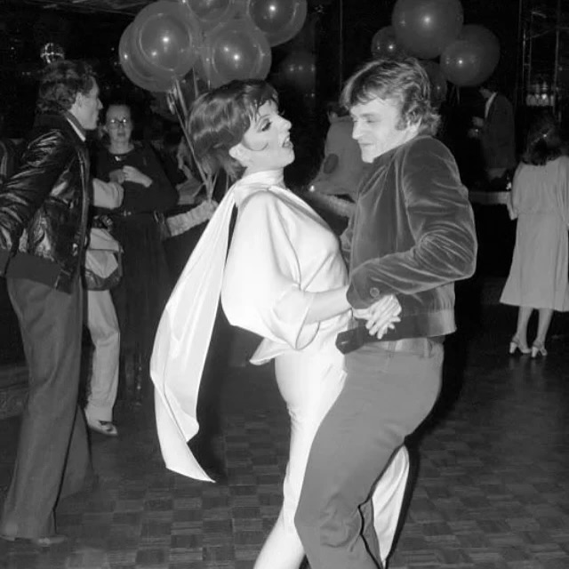 Liza Minnelli Calls Fans for Memoir Photos