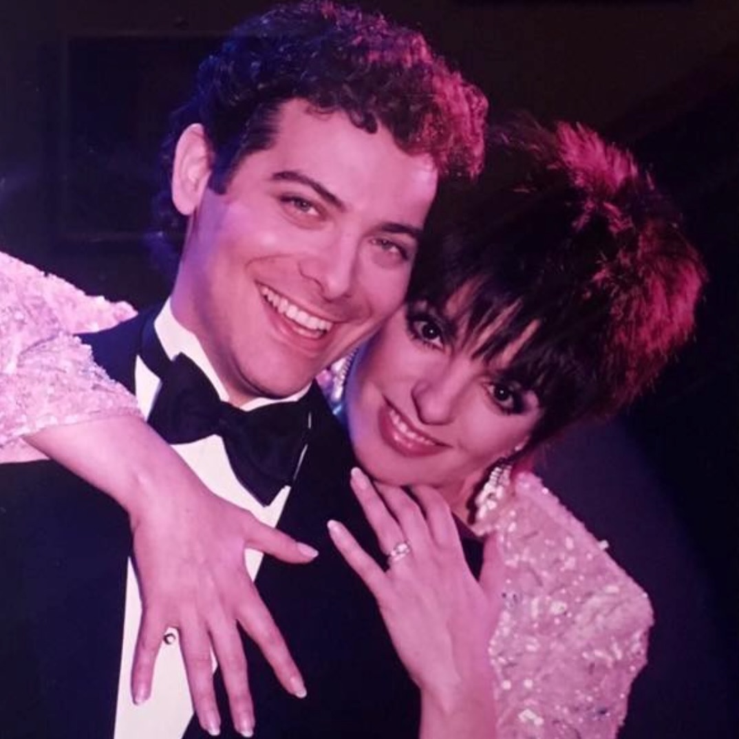 Liza Minnelli Calls Fans for Memoir Photos