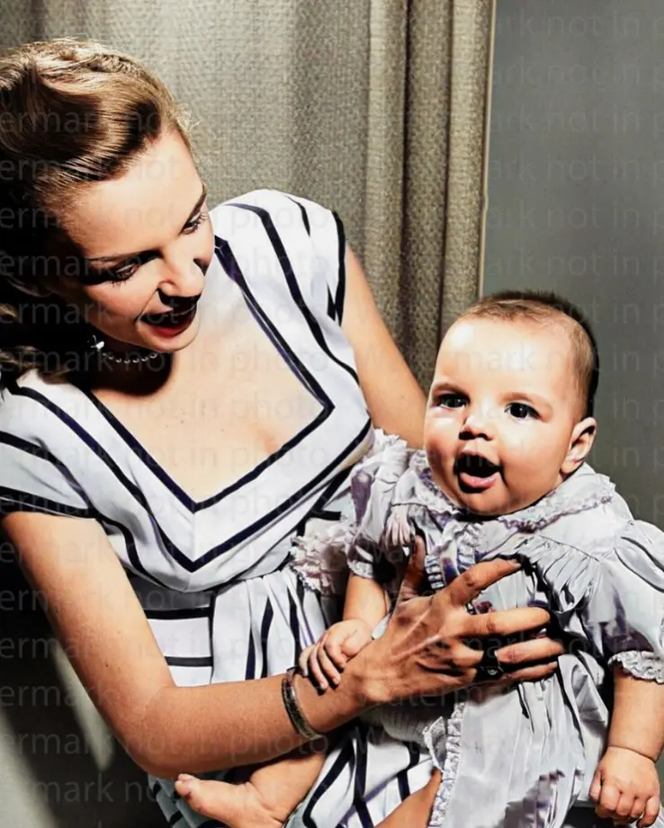 Liza Minnelli's Heartfelt Mother's Day Tribute