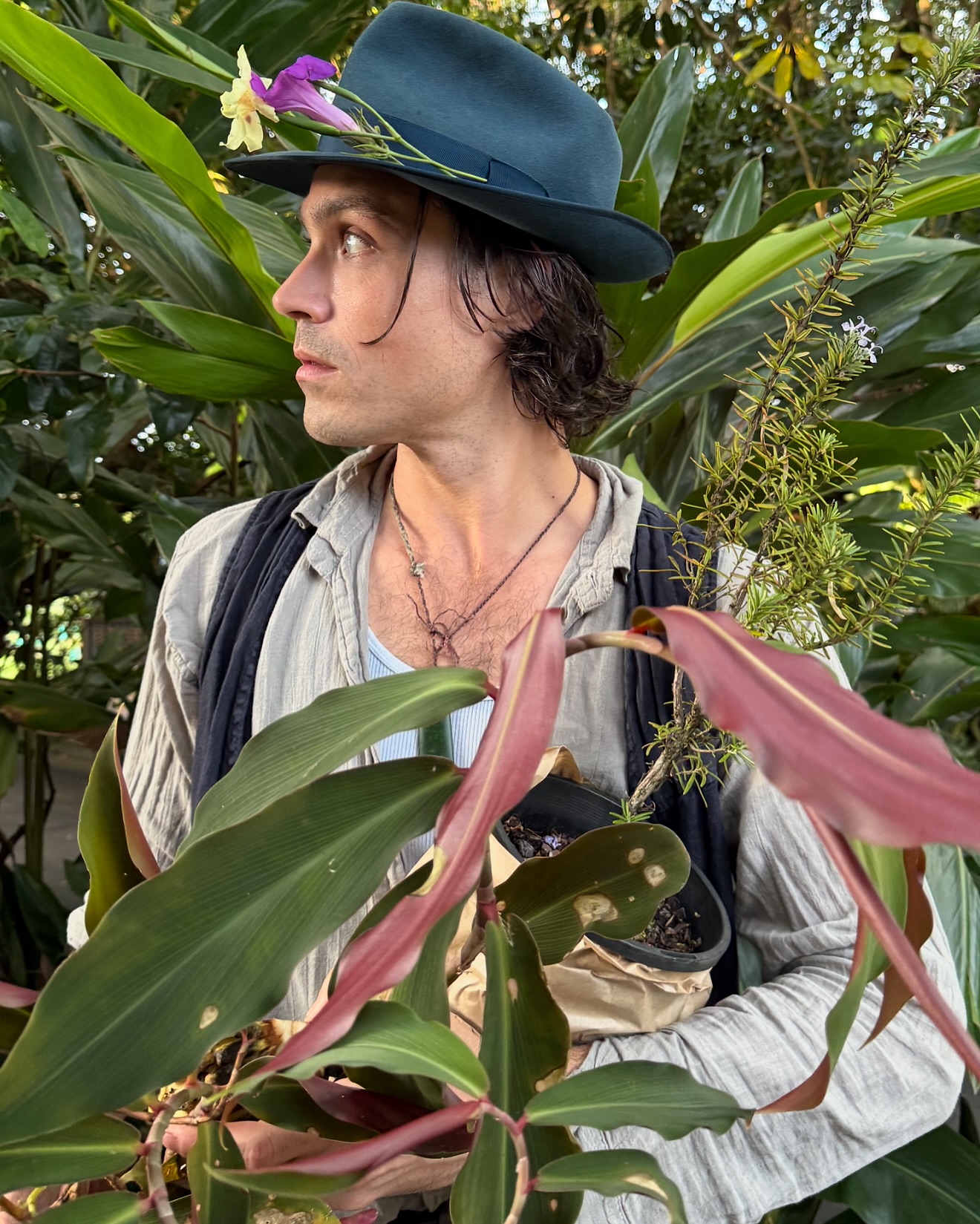 Logan Huffman Heads To LA For Chapter 51 Premiere Off to LA premiere: Logan Huffman unites film craft with quirky banana farming chatter!!!!