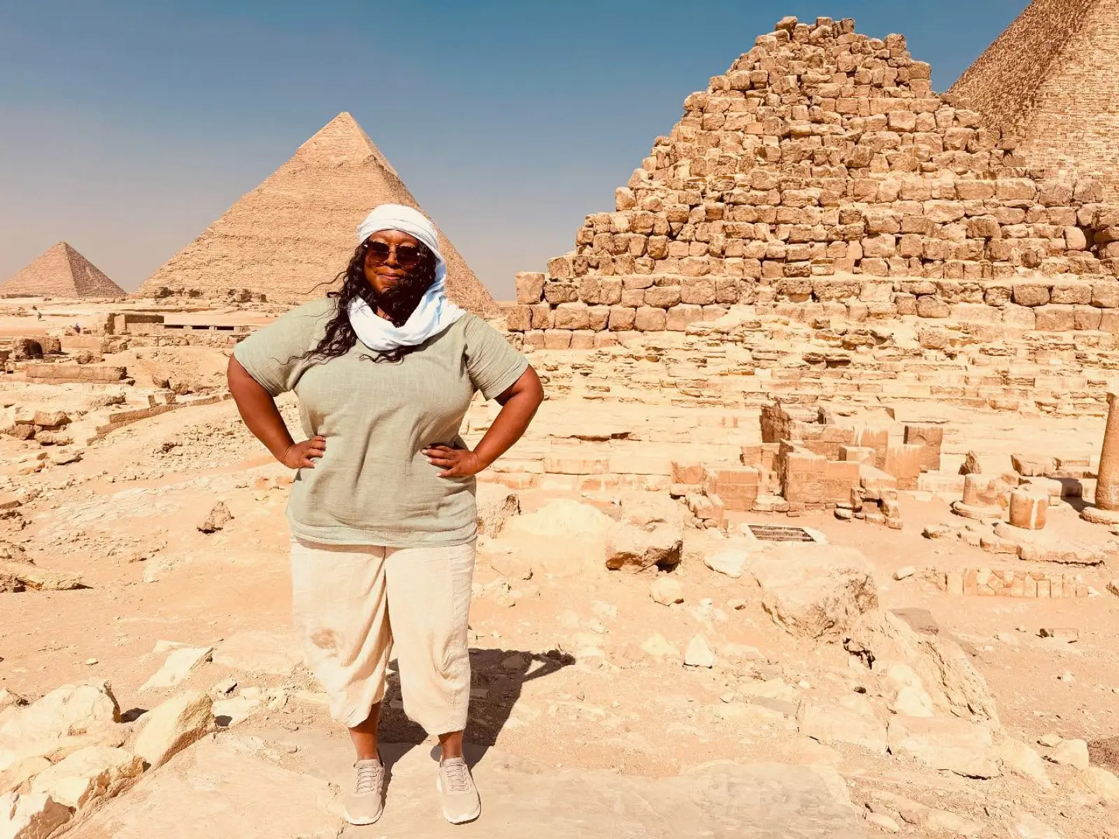 Loni Love Revisits Giza’s Timeless Pyramids on #RewindWednesdays Comedian turns back time to recall an Egyptian desert journey of sunlit sands and history!