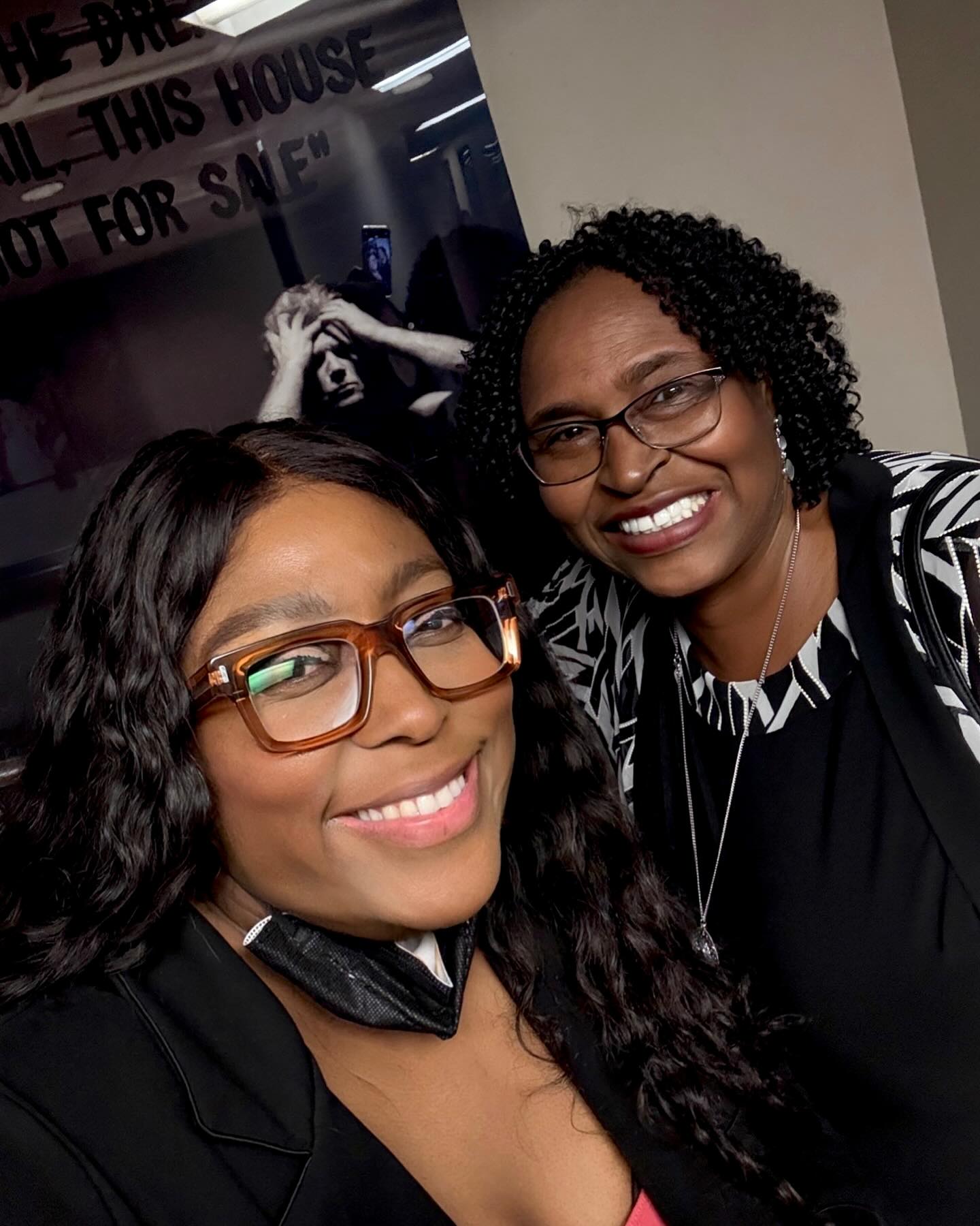 Loni Love Shines With Legends At Queen’s Tour