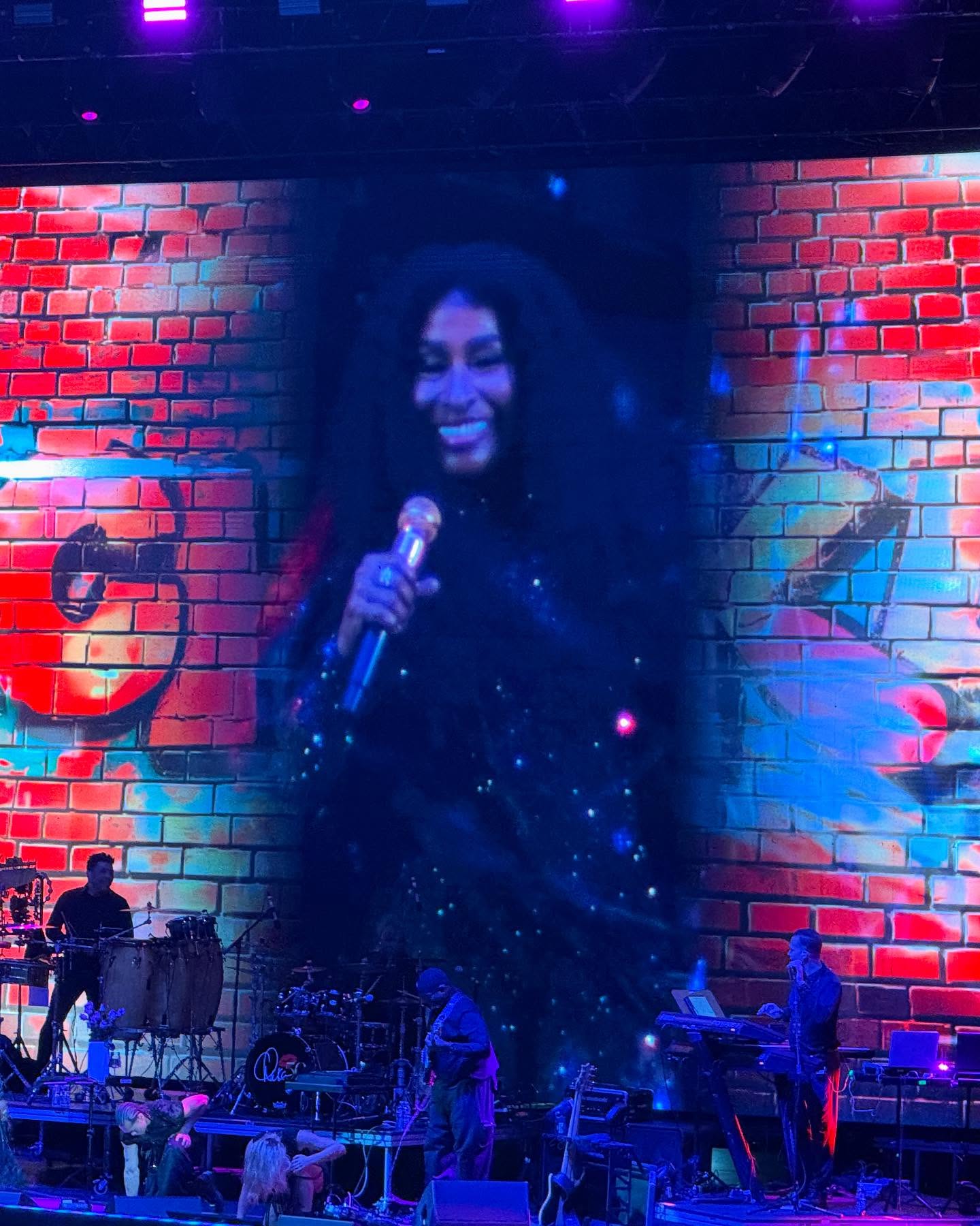 Loni Love Shines With Legends At Queen’s Tour