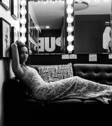 Lorna Courtney Shines in Backstage Photos at Joe’s Pub