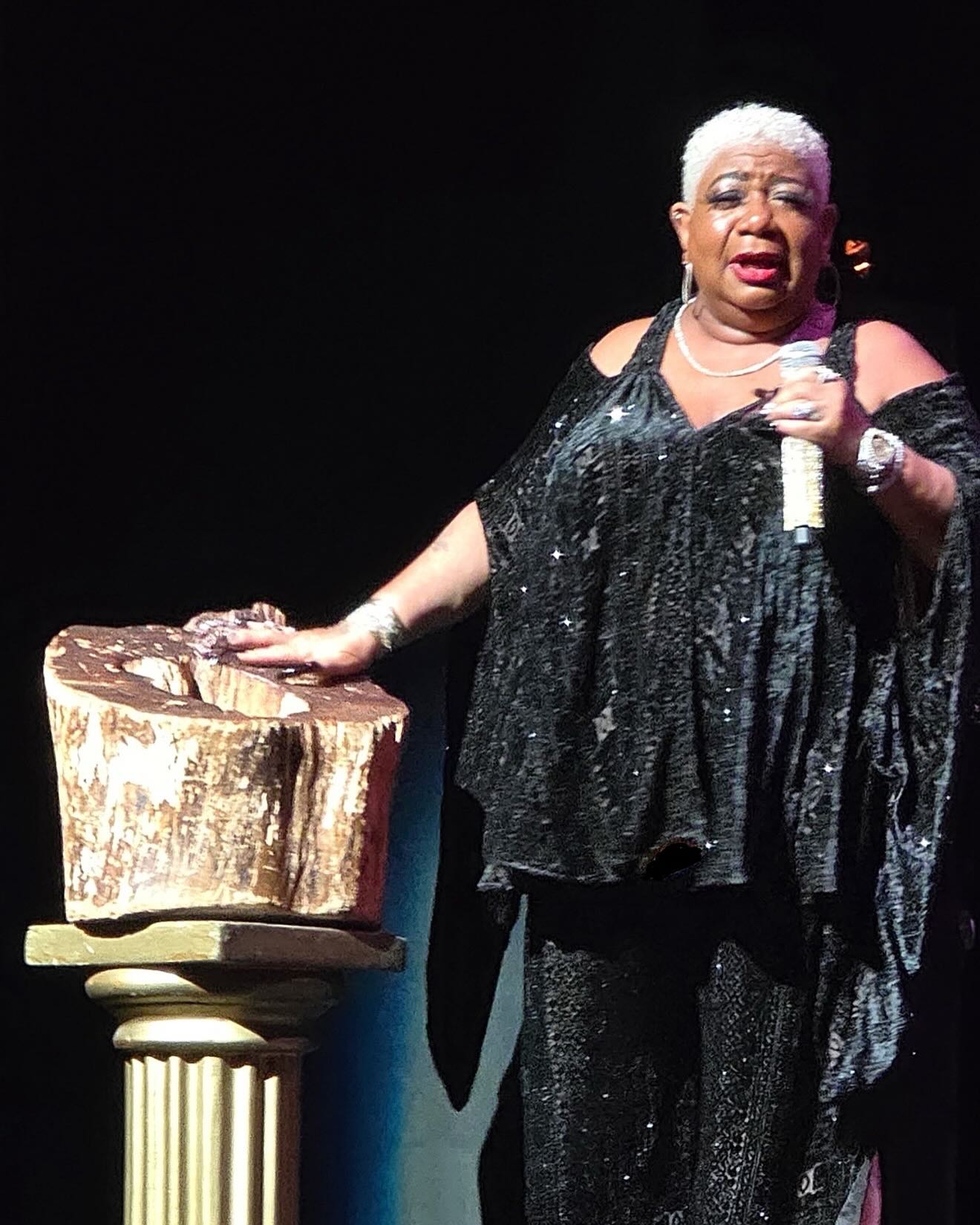 Luenell Celebrates Sold-Out Apollo Theater Triumph