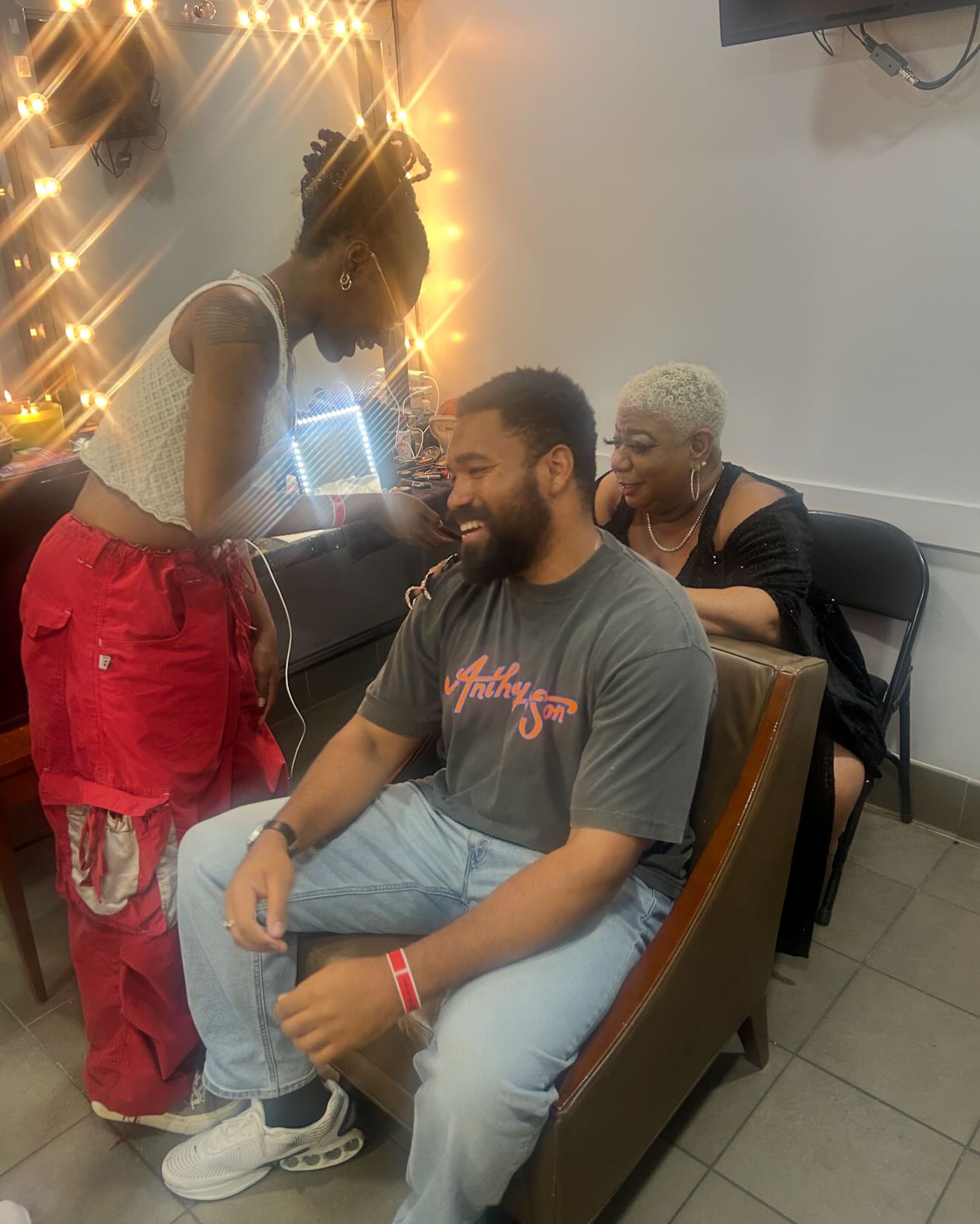 Luenell In Apollo Dressing Room With Jordan The Stallion