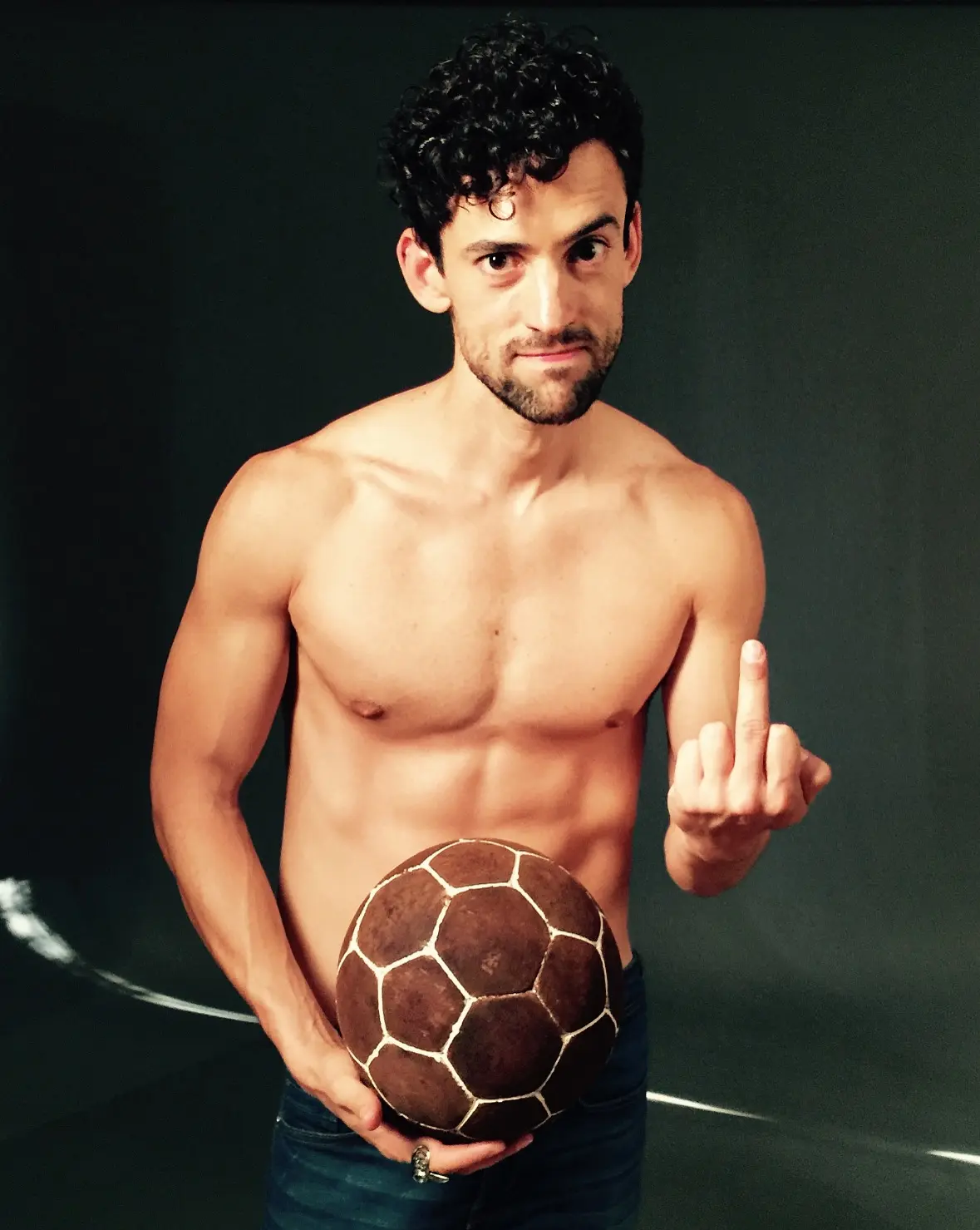 Luis Gerardo Méndez Celebrates Quién’s 25th With Nostalgic Six-Pack