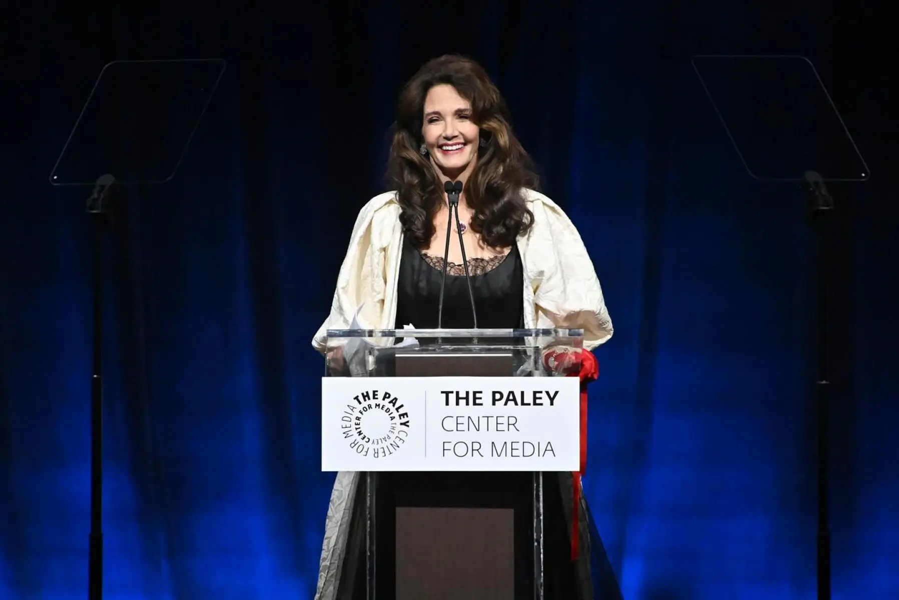 Lynda Carter Honored at Paley Center’s Wonder Woman 50th Gala Actress receives Paley Center award celebrating Wonder Woman milestone among family peers.
