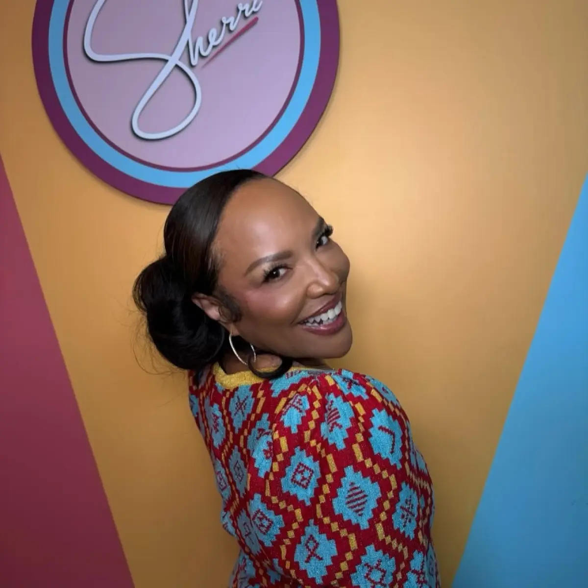 Lynn Whitfield Radiates in Maxhosa Fashion Whitfield dazzles in unique African couture, merging vibrant style with culture and grace.