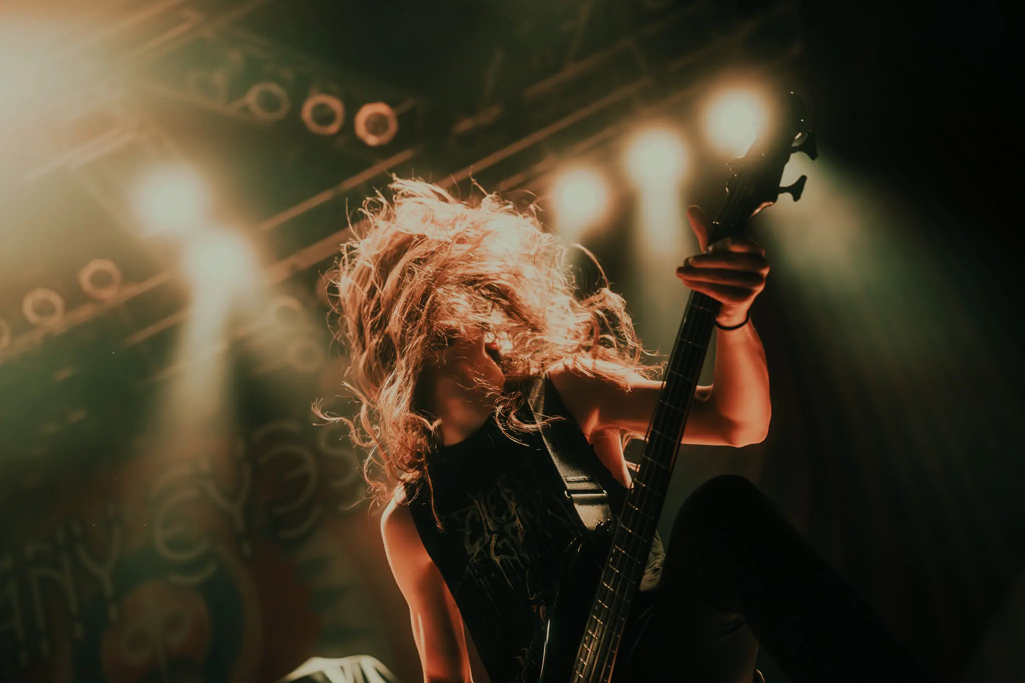 Many Eyes Energize Crowd With Live Performance Photo