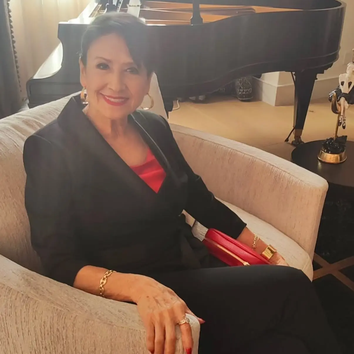 Mario Lopez Celebrates Family On Mother's Day