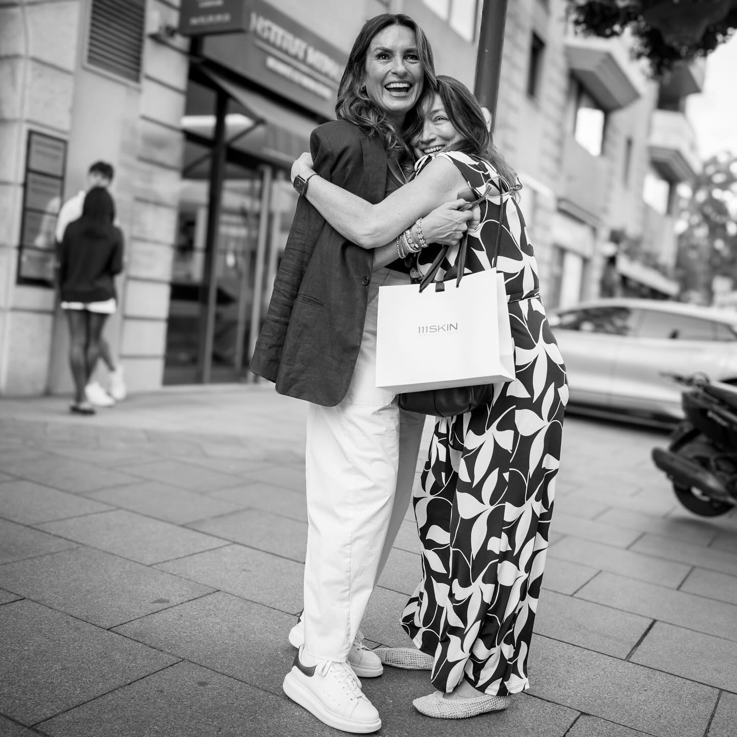 Mariska Hargitay Shines At Cannes Festival