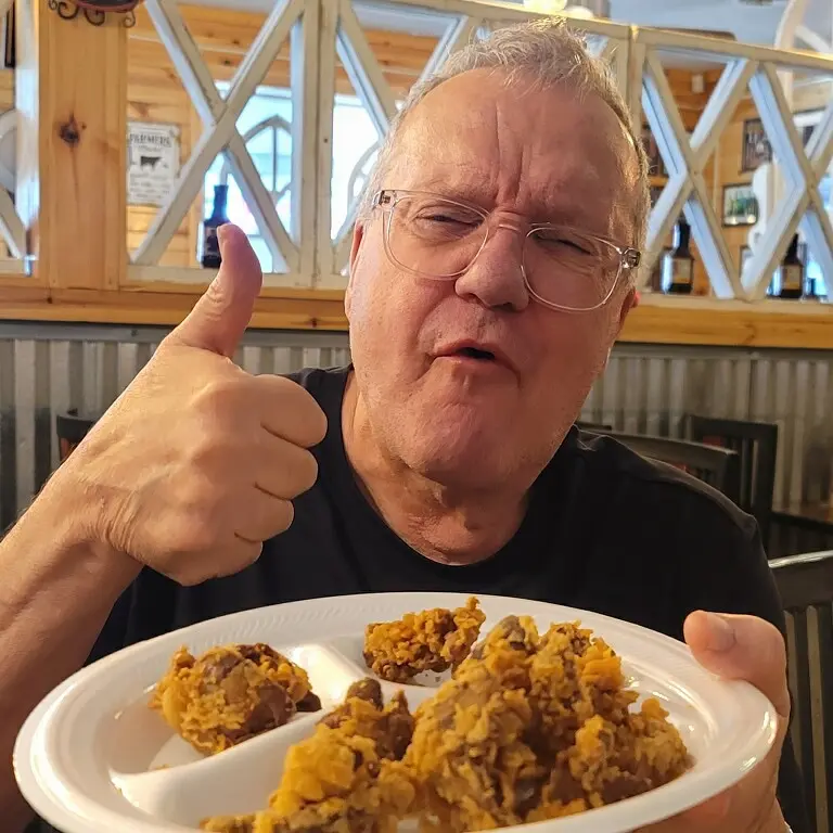 Mark Lowry Savors Smoky Mountain BBQ Chicken Livers