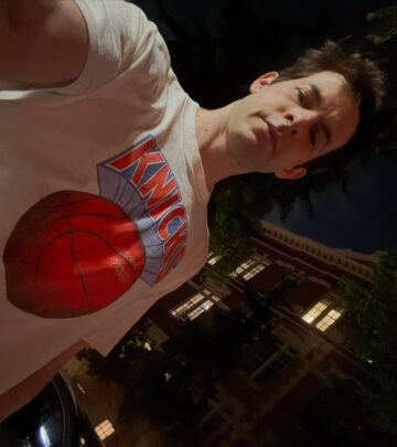 Mark Ronson rerouted his Florence flight to catch the thrilling Knicks win in six games!!!