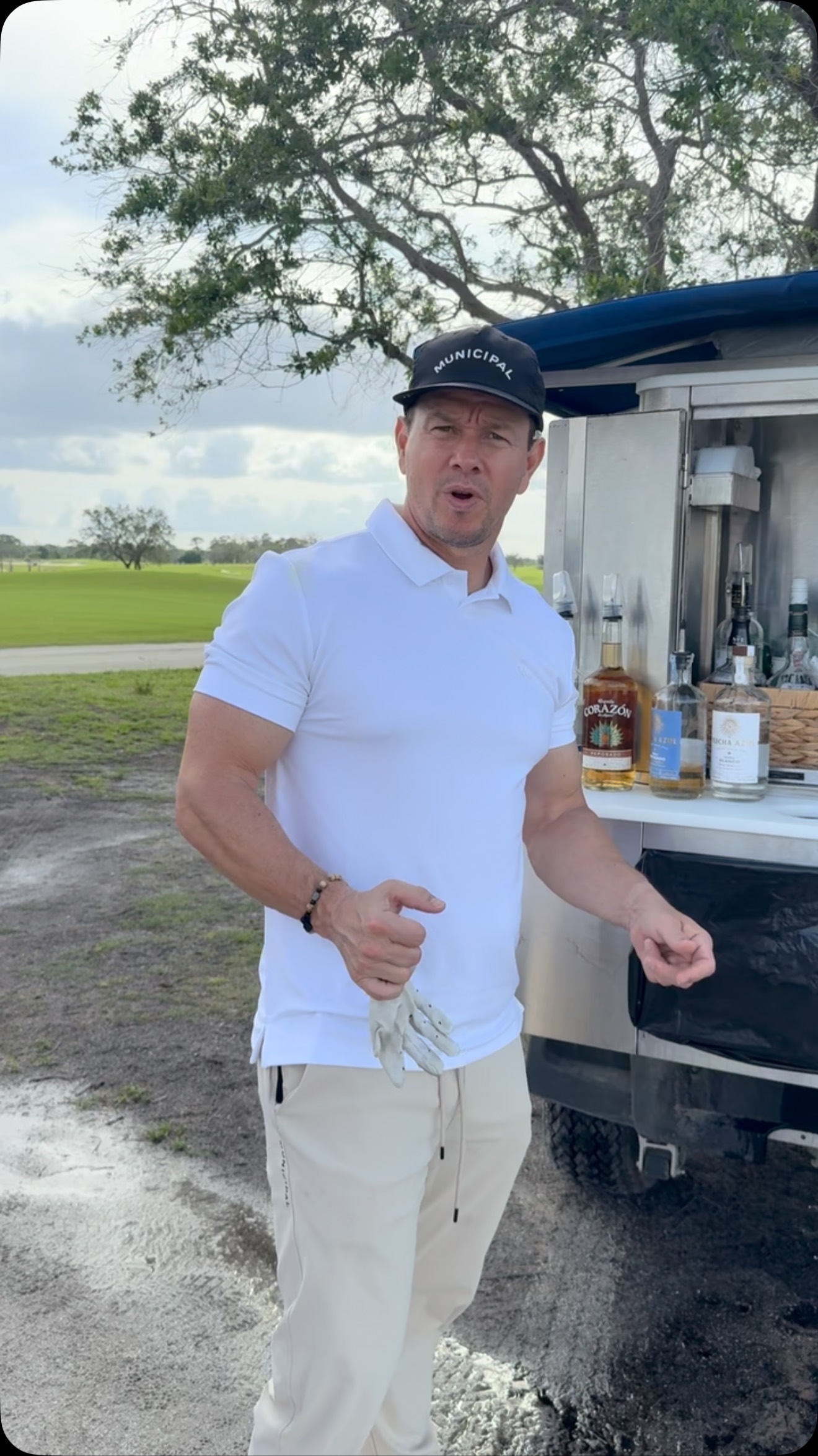 Mark Wahlberg’s Tequila Moment On The Golf Course Mark Wahlberg shares his stylish tee-off moment with premium tequila vibes and golf flair.!