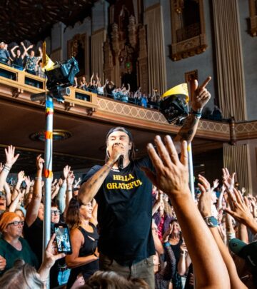 Soulrockers tour show pause celebrates the impending arrival of Michael Franti's new baby.