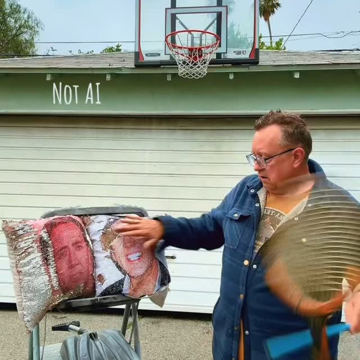 Celebrity Michael Raynor showcases his unique talent, emphasizing pure skill without AI support.!!