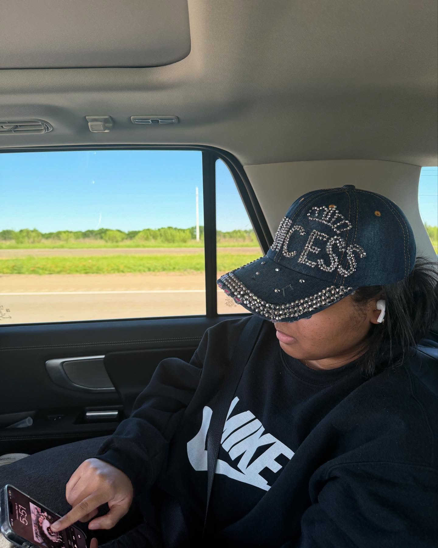 Mike Epps takes a family road trip with daughter Betty Louis, revealing his casual side.