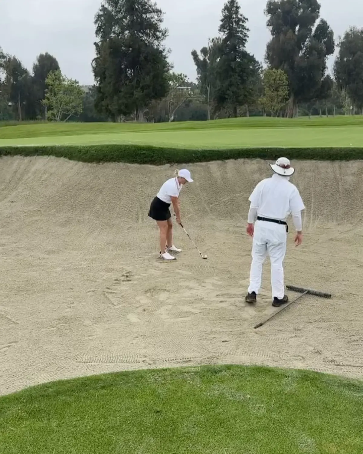Miranda Lambert Tries Golf With A Humorous Twist Country star Miranda Lambert mixes her first bunker shot with humor and new challenges!!?