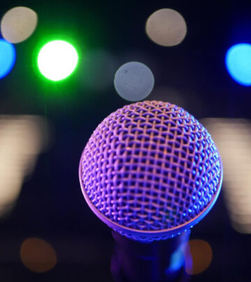 San Diego night glows with laughs as Mob Comics and Rob Johnston light up the stage! - Lit