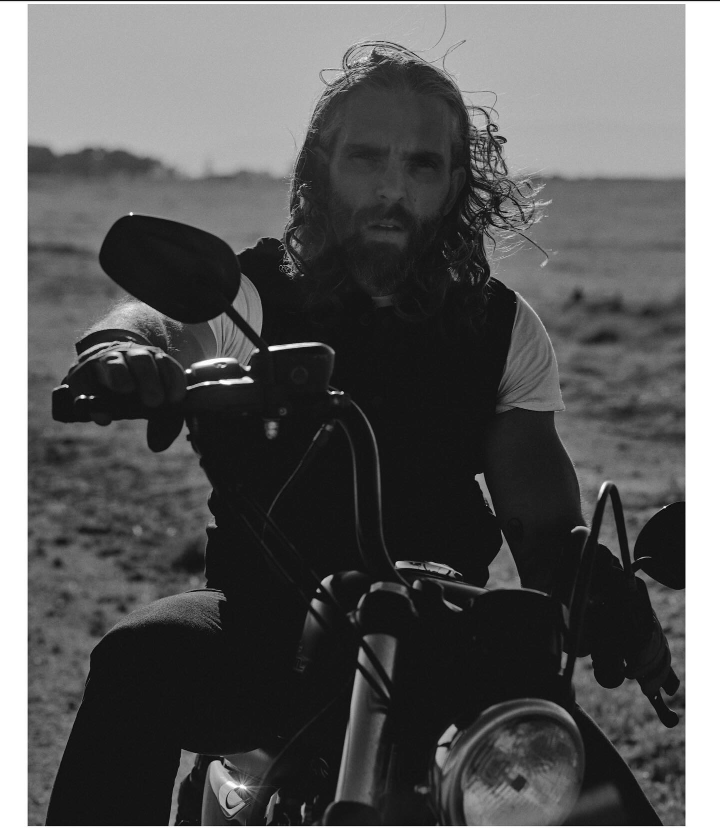 Mojave Motorcycle Magic: Joshua Shultz’s Desert Shoot Joshua Shultz revs up the Mojave with Harley-Davidson shoot in vast desert dusk pure vibe.