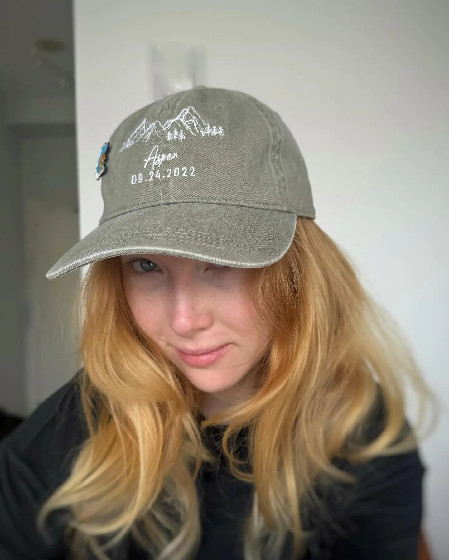 Molly C. Quinn’s Travel Hats Spark Wanderlust Molly C. Quinn Unveils Chic Travel Hats with Exclusive Bonus Pin Extras That Inspire Fans!