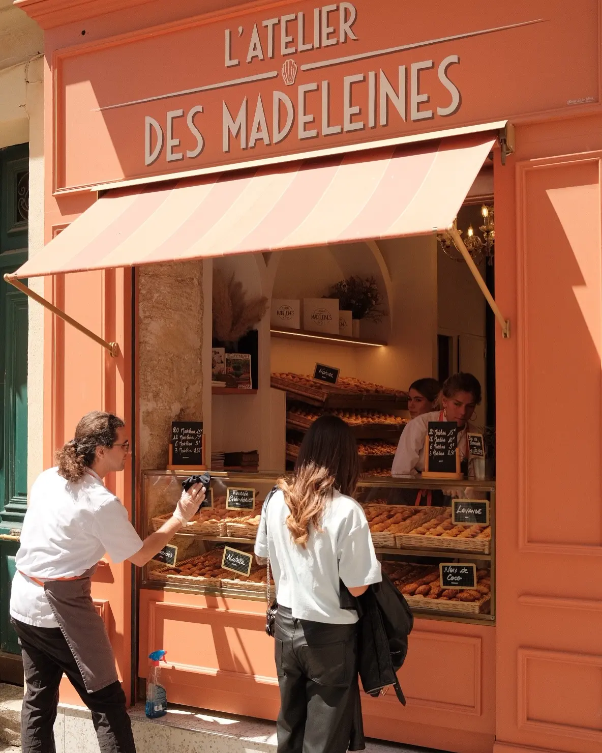 Monette Embraces French Vibes in Chic Instagram Update