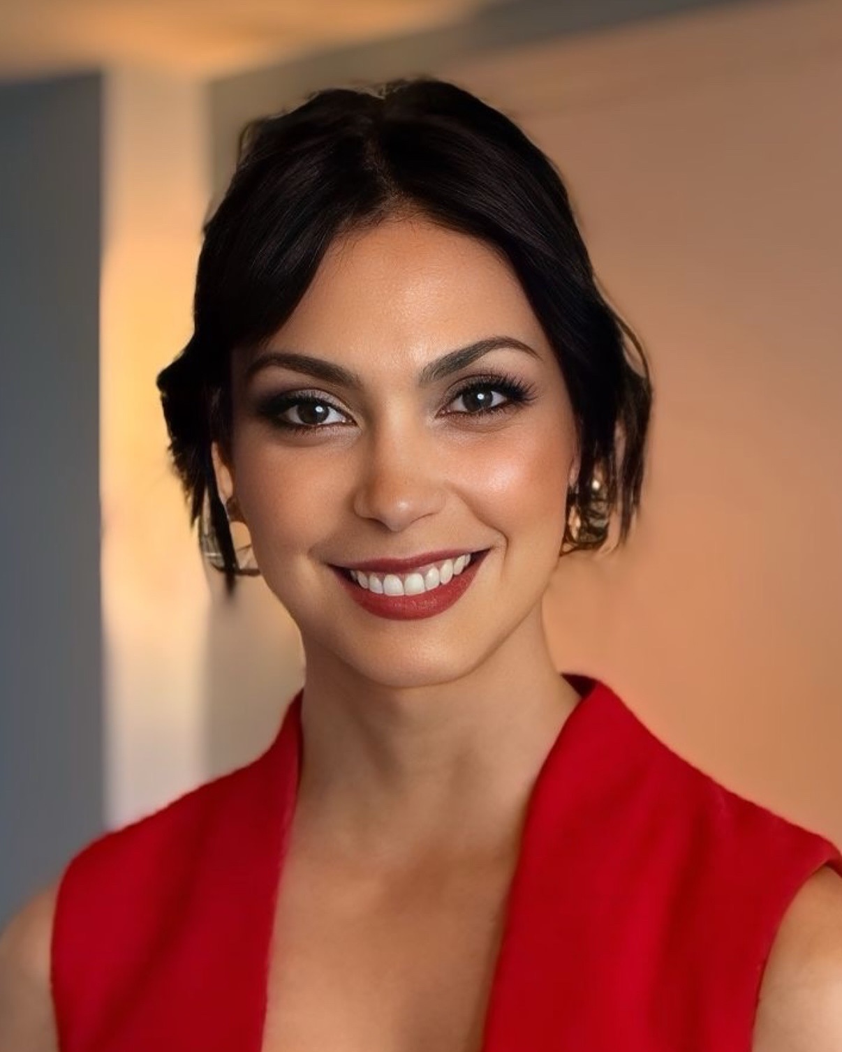 Morena Baccarin’s Red Carpet Room Service Debut