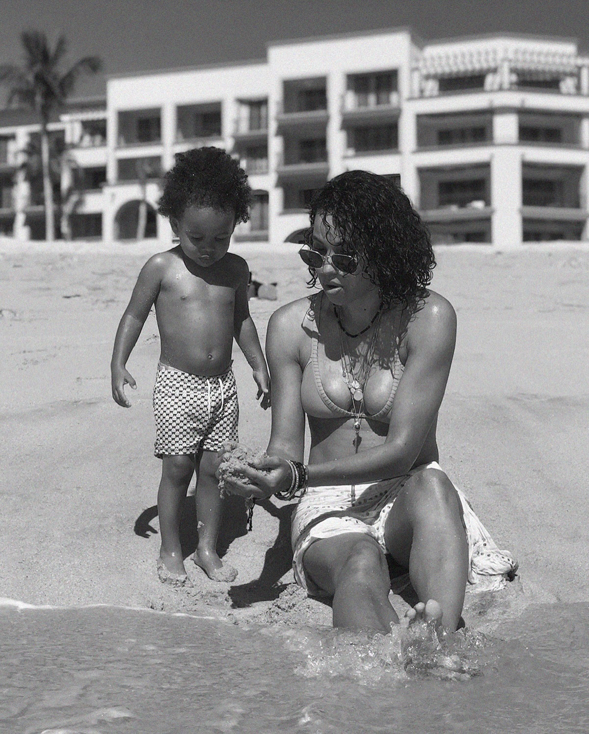 Motherhood Magic: Jurnee Smollett Celebrates Sisterhood Cherishing motherhood’s power, walking hand in hand with her sister every step of the way!