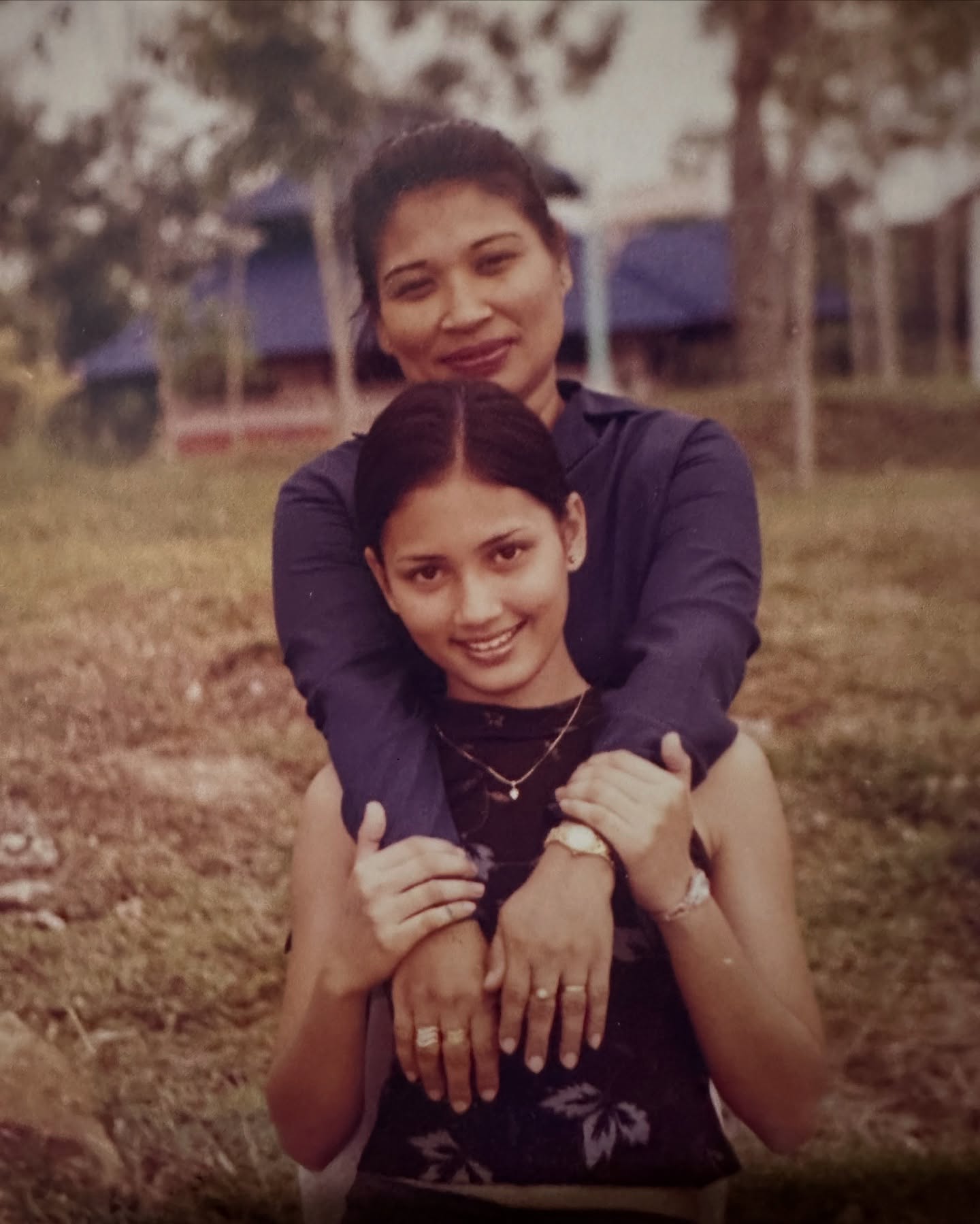 Mother’s Tribute: Fasha Sandha Honors Her Beloved Mama
