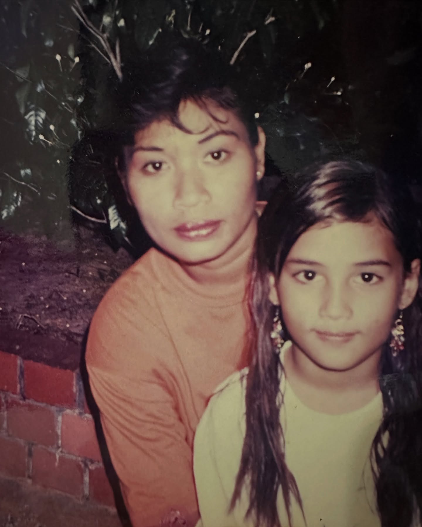 Mother’s Tribute: Fasha Sandha Honors Her Beloved Mama