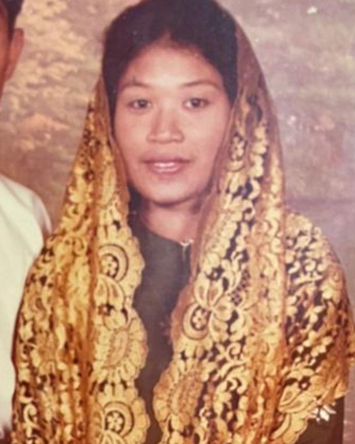 Mother’s Tribute: Fasha Sandha Honors Her Beloved Mama