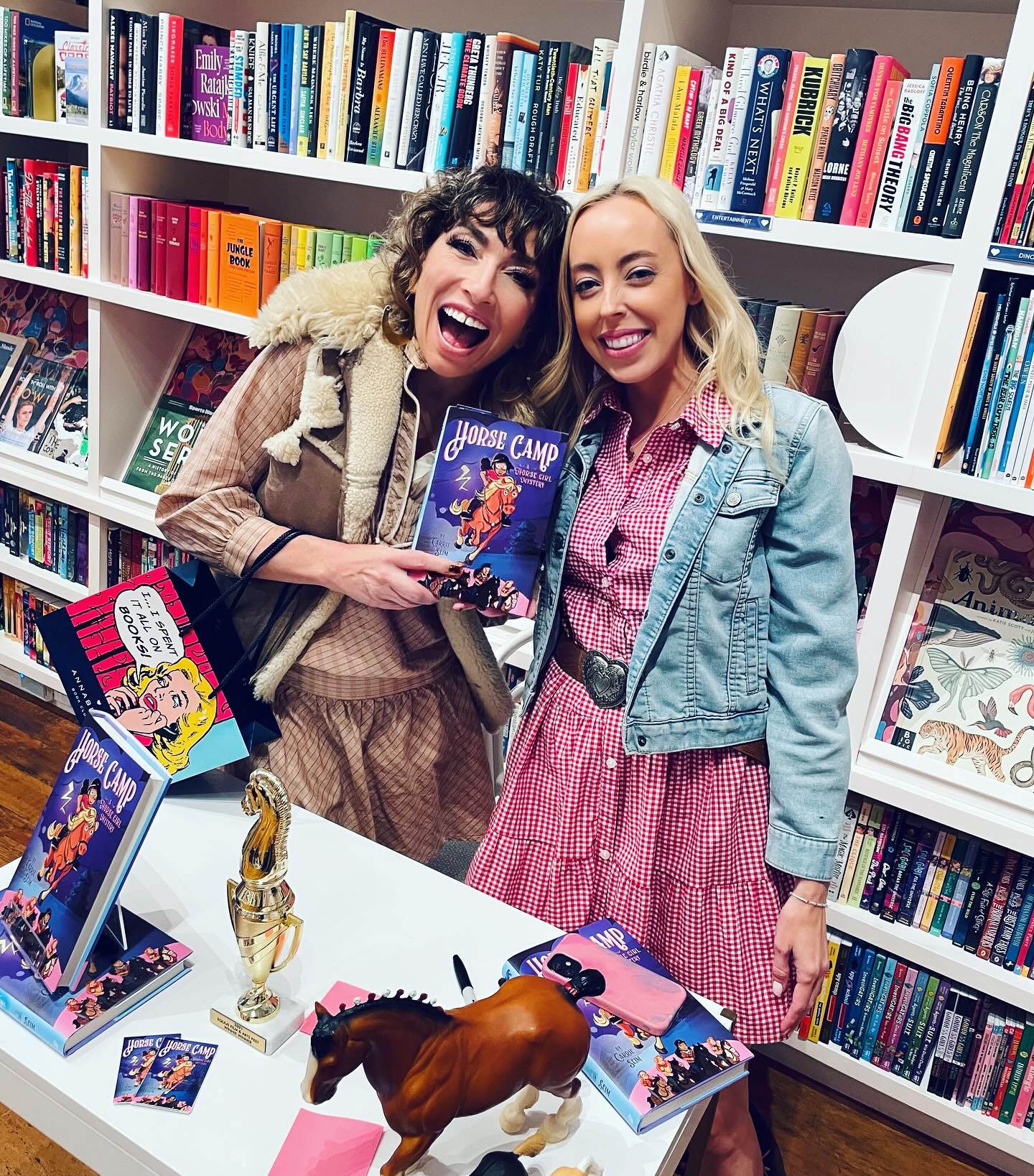 Naomi Grossman Embraces Equestrian Lifestyle With New Book Purchase A stellar figure dives into books and equestrian flair, showcasing chic literary ties now.