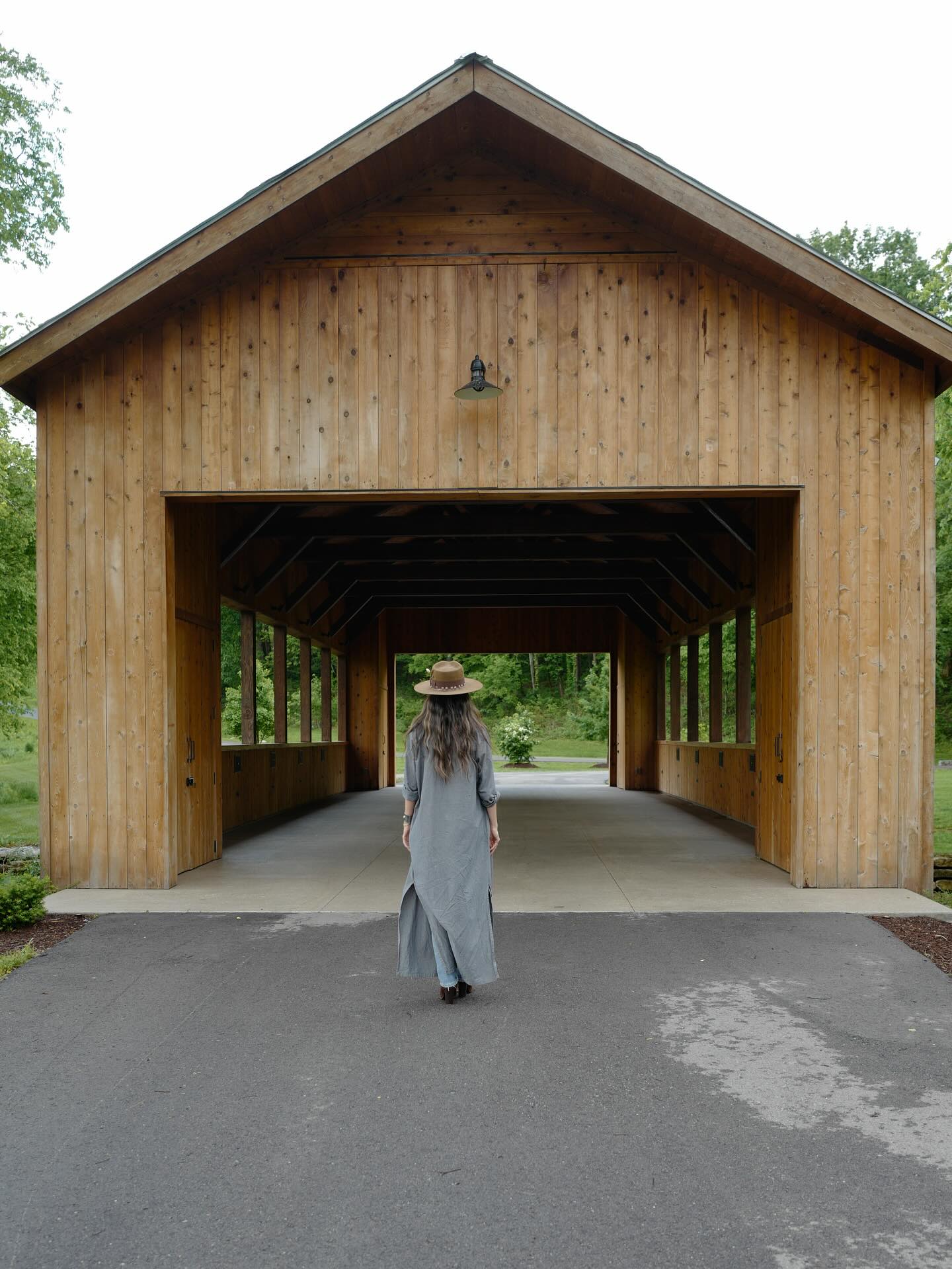 Nashville Escape: Nikki Reed’s Cozy Weekend With Friends Heartfelt chats, dance parties, and lavender sunsets mark her unique Nashville vibe So wow