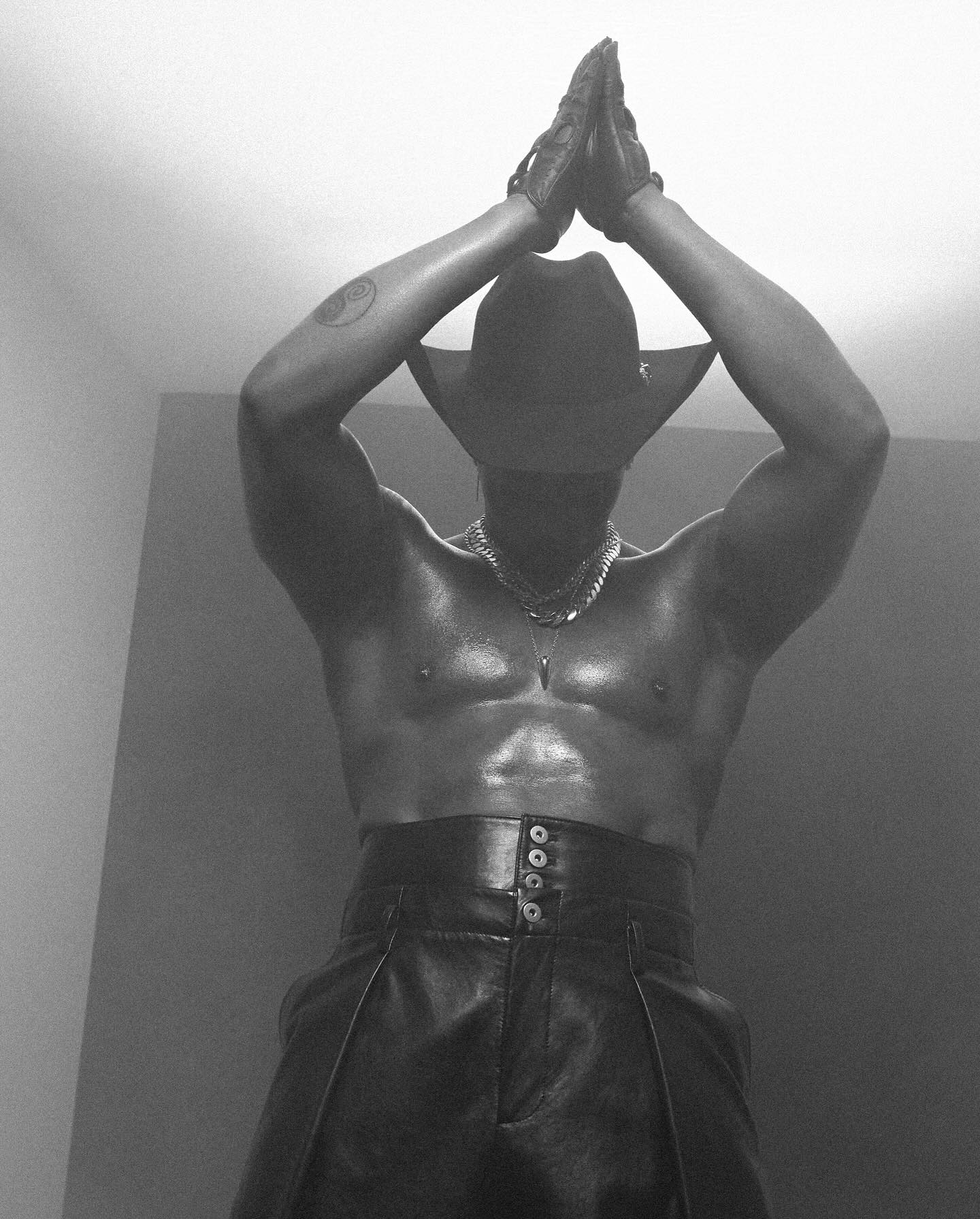 Ne-Yo Shines In Stylish Campaign With Numero Netherlands