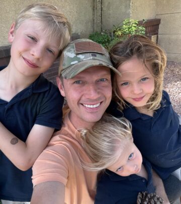 Backstreet Boy Nick Carter marks Mother's Day with a heartfelt school run for his family.!