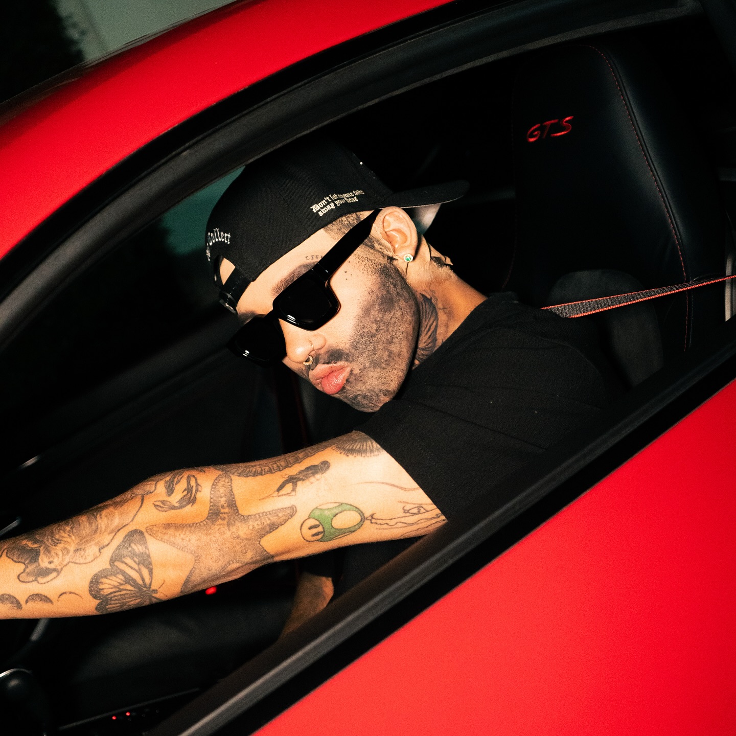 Reggaeton Star Sparks Buzz With Puzzling Message as Fans Decode His New Vibe - Fans All In!